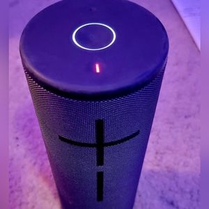 Bluetooth speaker ultimate ears